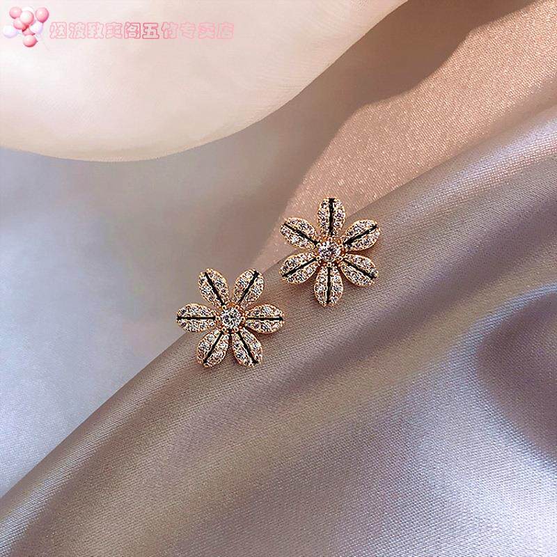 S95 flower silver needle Korean earring petal small ear 2 nails simple temperament FSN2 female 021 new trendy net red earrings small