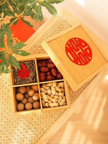 Магазин возвращает более 10 000 более 10 000 цветов, увлекательных украшений, хороших и дешевых, чем другие дома!