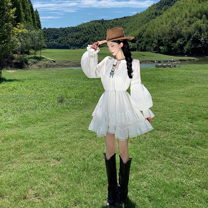 Xinjiang, Sichuan, Hulunbuir Grassland Travel Outfit, White Long-Sleeved Dress, Bohemian Exotic Style Short Skirt