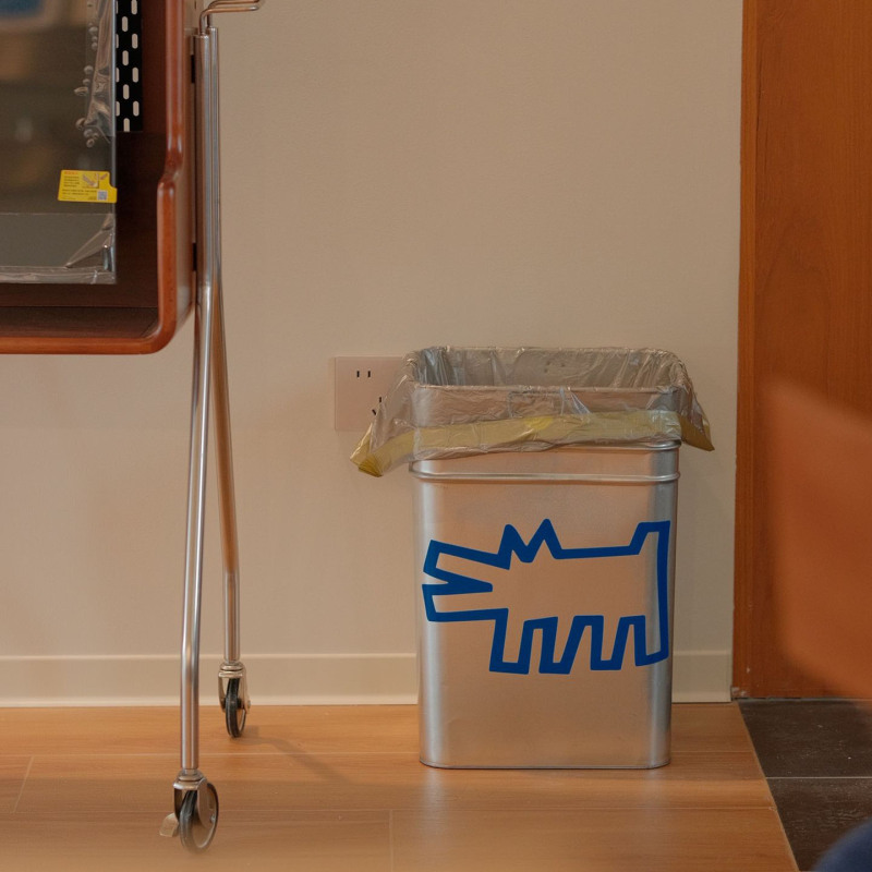 Graffiti Dog Trash Can Handmade DIY Home Use 2026 New Model High Aesthetic Large Capacity Wastebasket for Living Room and Bedroom