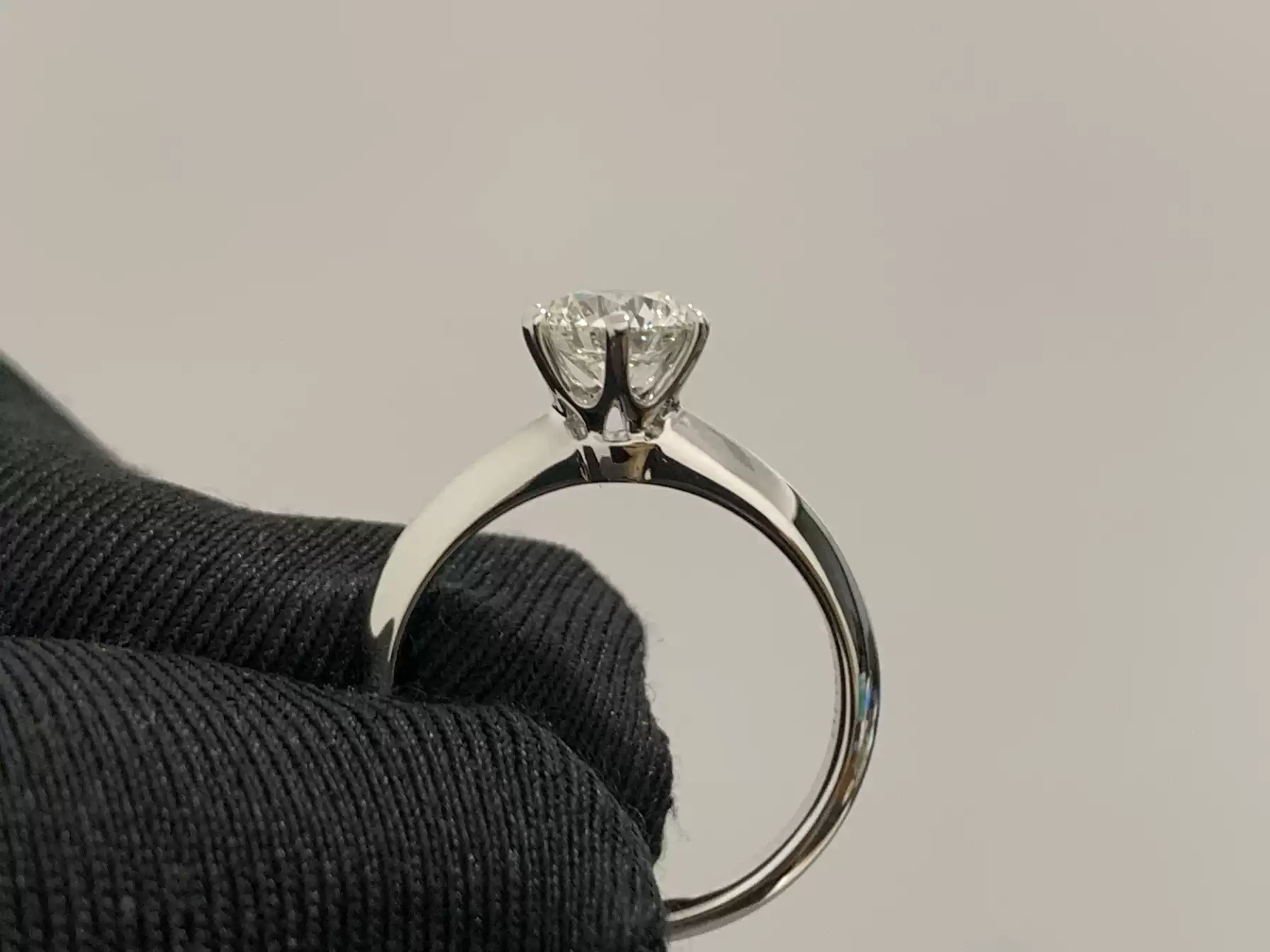 GIA證書1克拉H色VS淨度3EX切工天然鑽石女戒