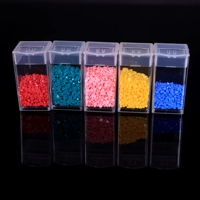 Пять больших прозрачных бутылок