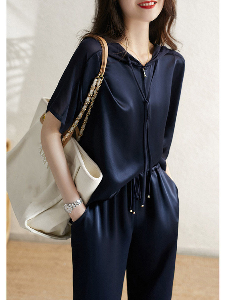 XHGE is a bit small and very easygoing FIU ~ bat even sleeve design minimalist and lazy unrestrained