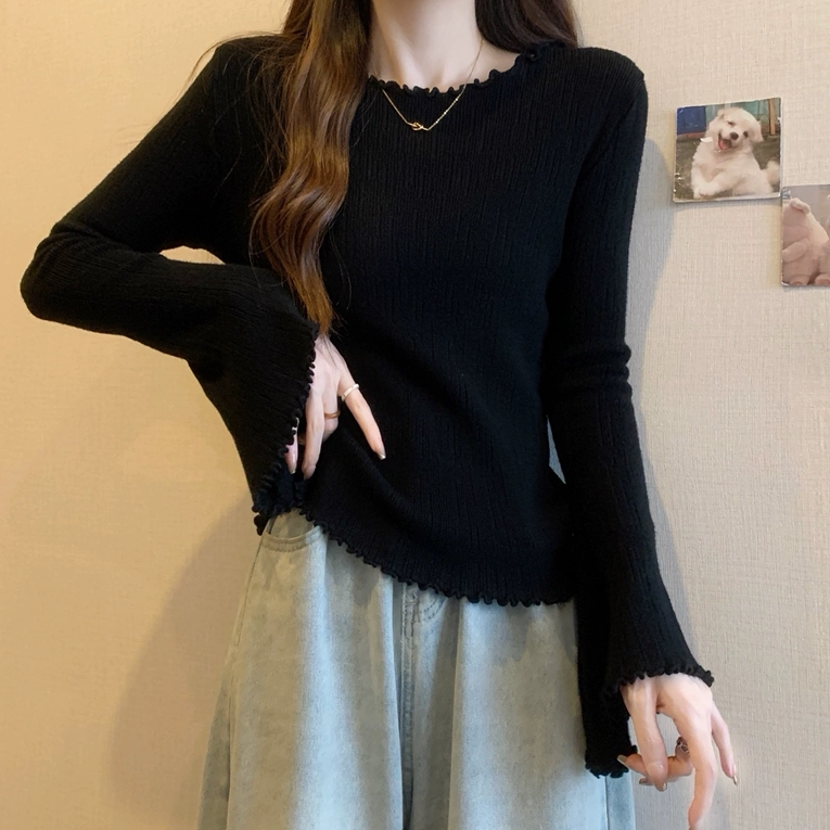 Plus-Size Chic and Unique Design Ruffled Bell-Sleeve Sweater for Autumn and Winter, Slimming and Lazy-Style Knit Top for Chubby Women