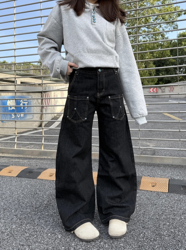 Ywdr American-Style Turquoise Studded Silhouette Black Raw Denim Scimitar Pants for Men, Cleanfit Straight-Leg Slightly Flared Long Pants
