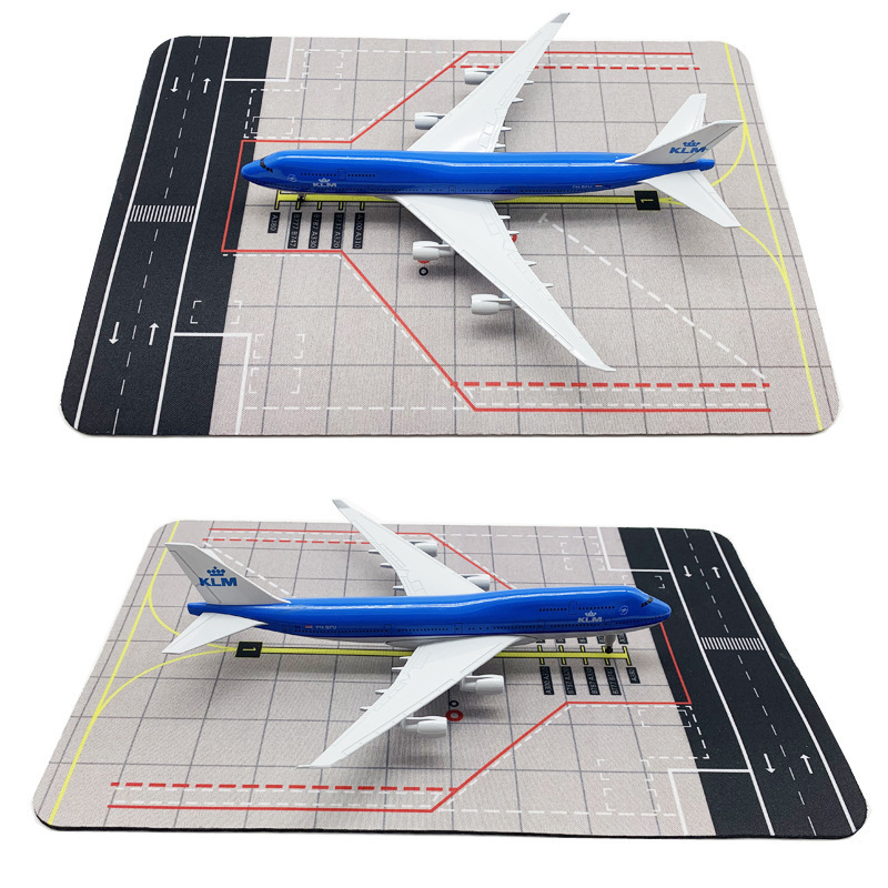 Simulated Airport Runway Silicone Aircraft Landing Pad Aircraft Model Landing Pad Landing Gear Accessories
