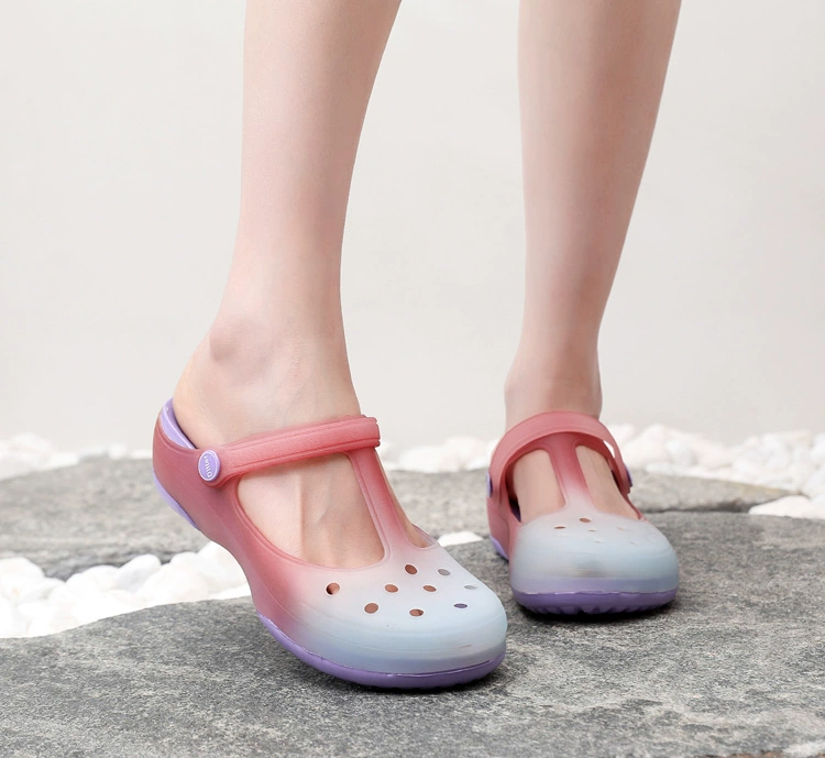 Crocs đế dày chống trơn trượt chống mùi hôi Áo khoác ngoài dành cho sinh viên mùa hè Dép đi biển tăng chiều cao Dép đế mềm Jelly Baotou