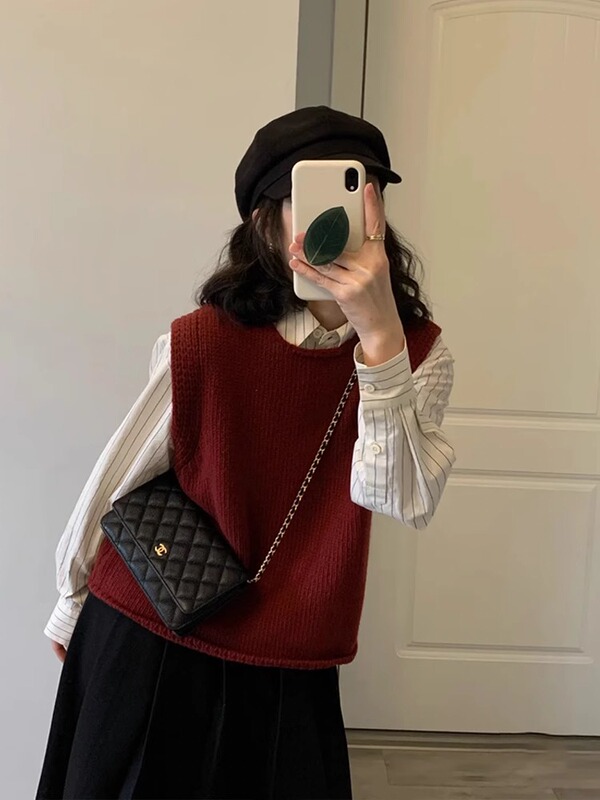 Gentle and Lazy Style Sleeveless Vest, Knitted Sweater, Layered Red Pullover Sweater for Women in Autumn and Winter