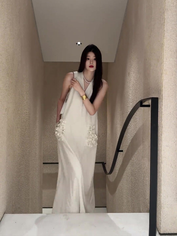 Cool and Elegant Long Dress, Engagement Dress, Formal Occasion, Niche Designer, Sleeveless White Spaghetti Strap Dress for Women Cool and Elegant Long Dress, Engagement Dress, Formal Occasion, Niche Designer, Sleeveless White Spaghetti Strap Dress for Women
