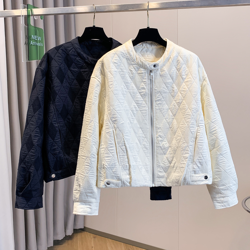 High-End Quilted Quilted Jacket, Cotton-Padded Jacket for Women, Winter Short Thick Outwear, Elegant Age-Reducing Cardigan, Baseball Uniform, Cotton-Padded Jacket