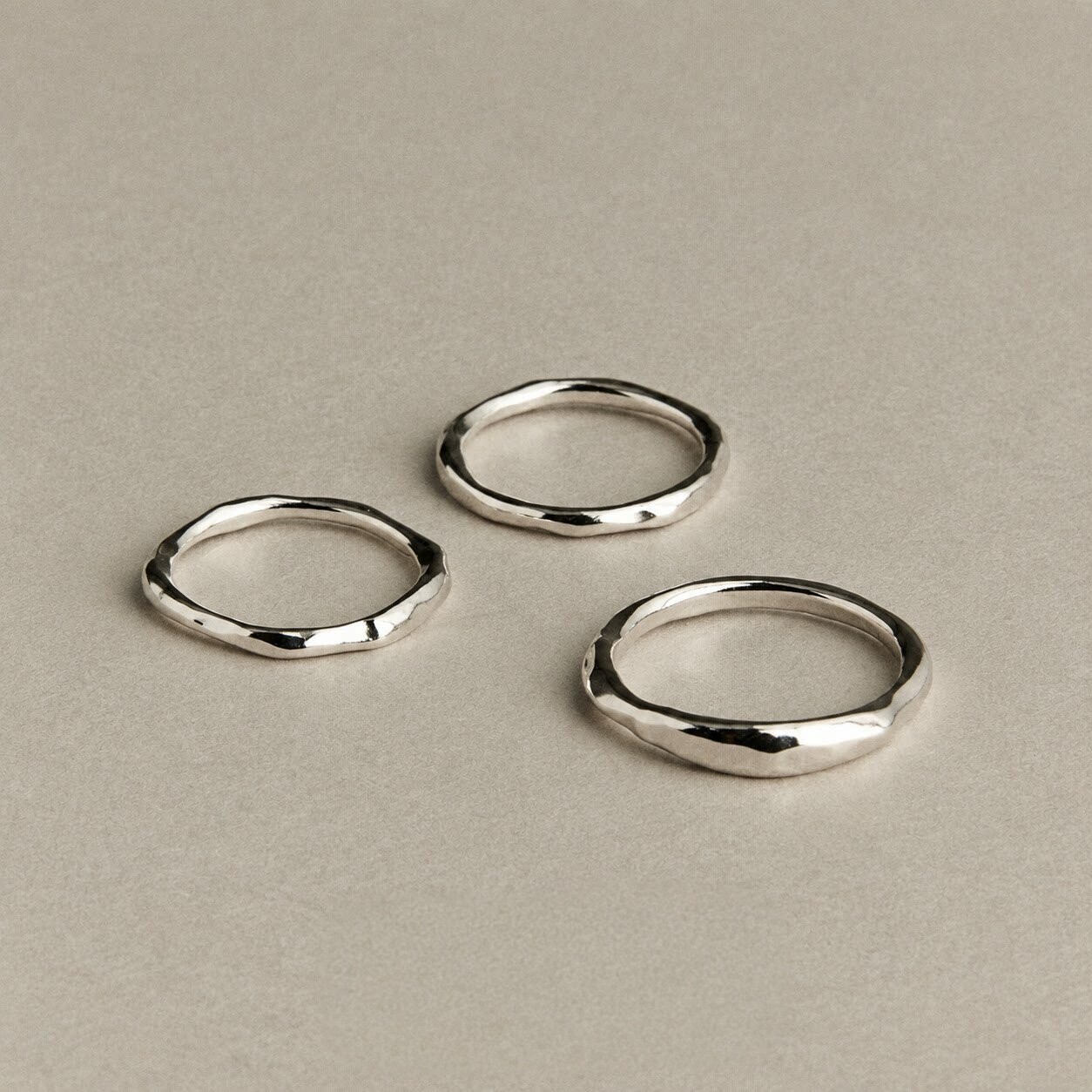 Minimalist style forged irregular silver plain ring, female niche design, stackable index finger ring, cool feeling ring