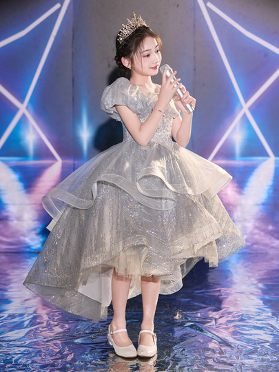 Kinderkleid, Prinzessinnenkleid, leichte Luxus-Nische, kurze Vorderseite und lange Rückseite, High-End-Kinderabendkleid für Mädchen für die Ausrichtung von Klavieraufführungen