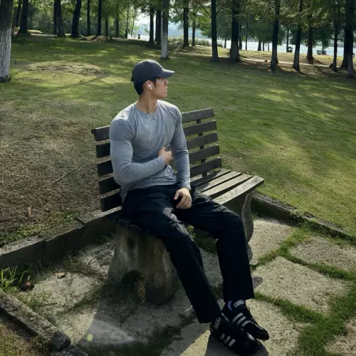 Спортивный быстросохнущий дорожный эластичный цветной лонгслив для тренировок для спортзала, облегающий крой, круглый воротник