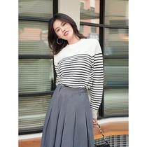 Xiaohes new autumn and winter tops are simple and elegant round neck slim bottoming long-sleeved pullover striped sweater and sweater for women