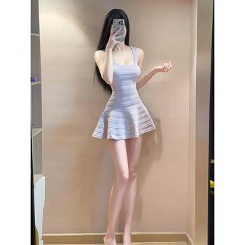 Purple knitted suspender dress with waist a-line skirt