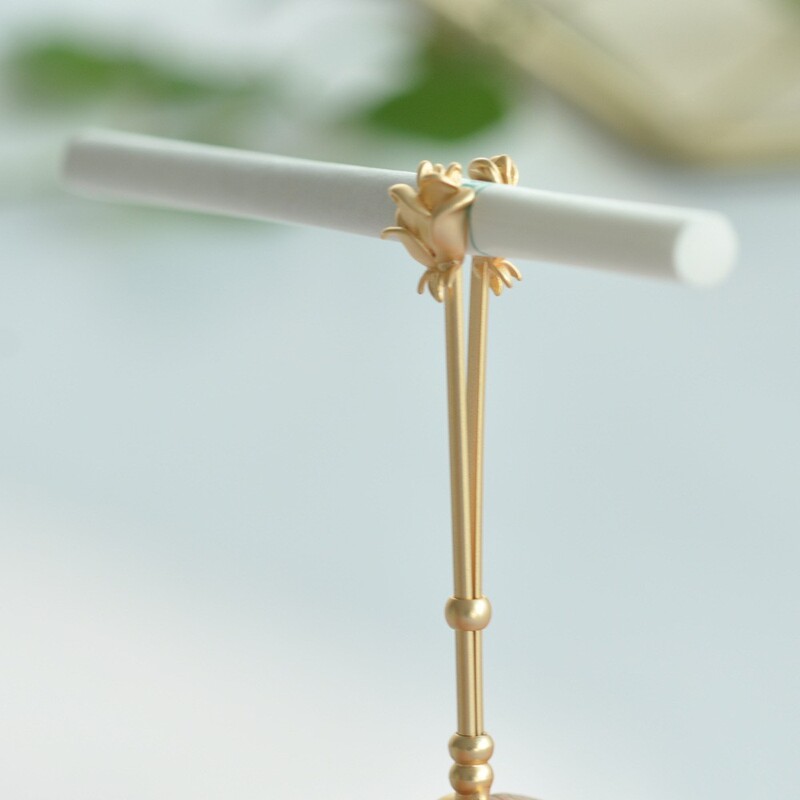 Creative Cigarette Holder Ring, Vintage Ring for Smoking, Adjustable for Men and Women, Prevents Finger Odor and Yellowing, Trendy Thin Cigarette Holder