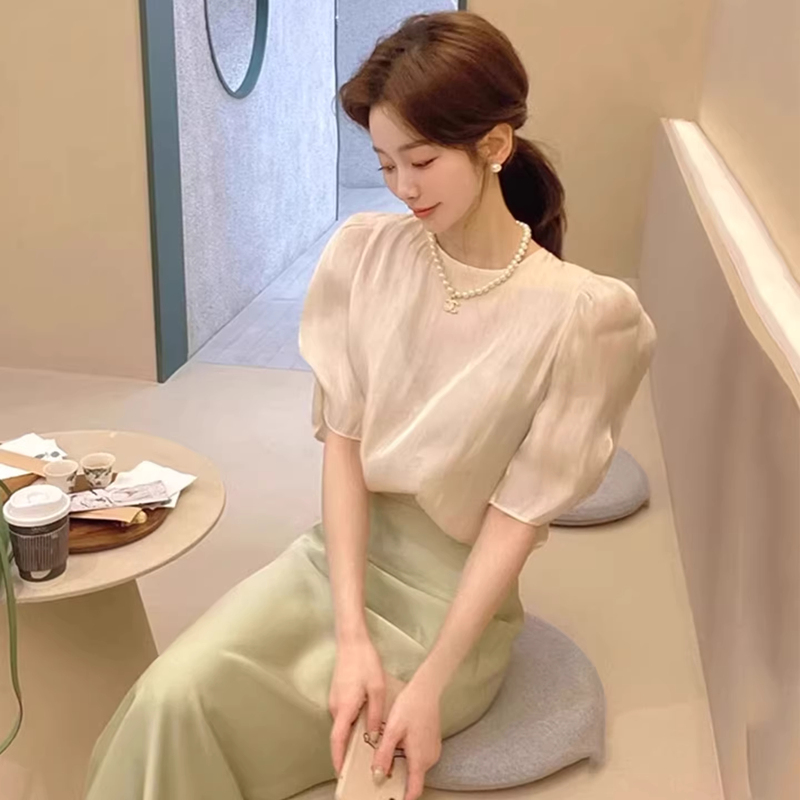Highly Recommended~ Light and Mature Style White Puff Sleeve Shirt for Women, Summer Round Neck with Tie Design, Versatile Trendy Top