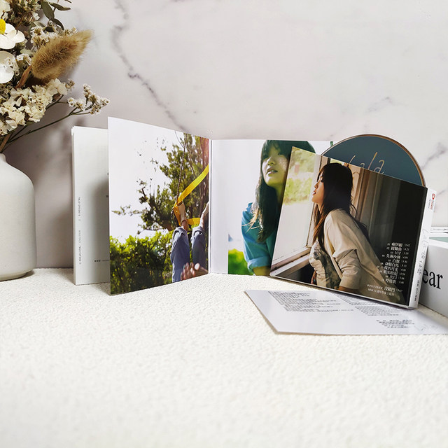 Taiwanese version of Xu Jiaying Lala's first album, new CD + lyrics book