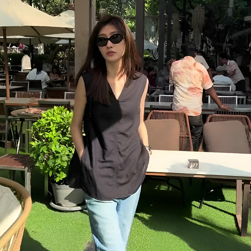 Linen V-Neck Sleeveless Shirt Vest for Women 2026 New Summer Outerwear with Unique Design and Super Stylish Top Linen V-Neck Sleeveless Shirt Vest for Women 2026 New Summer Outerwear with Unique Design and Super Stylish Top