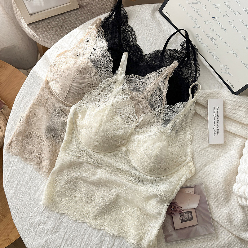 French-Style Lace Camisole for Women, Suitable for Layering or Wearing Alone, Summer Thin Slim-Fit Top with Built-In Bra and Chest Pads