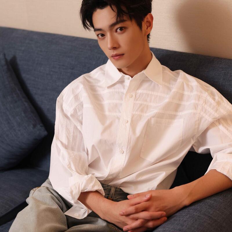 Xu Kai Celebrity-Style White Striped Shirt for Men and Women with Multi-Layered Patchwork, Deconstructed Embroidery Design, Long-Sleeved Shirt