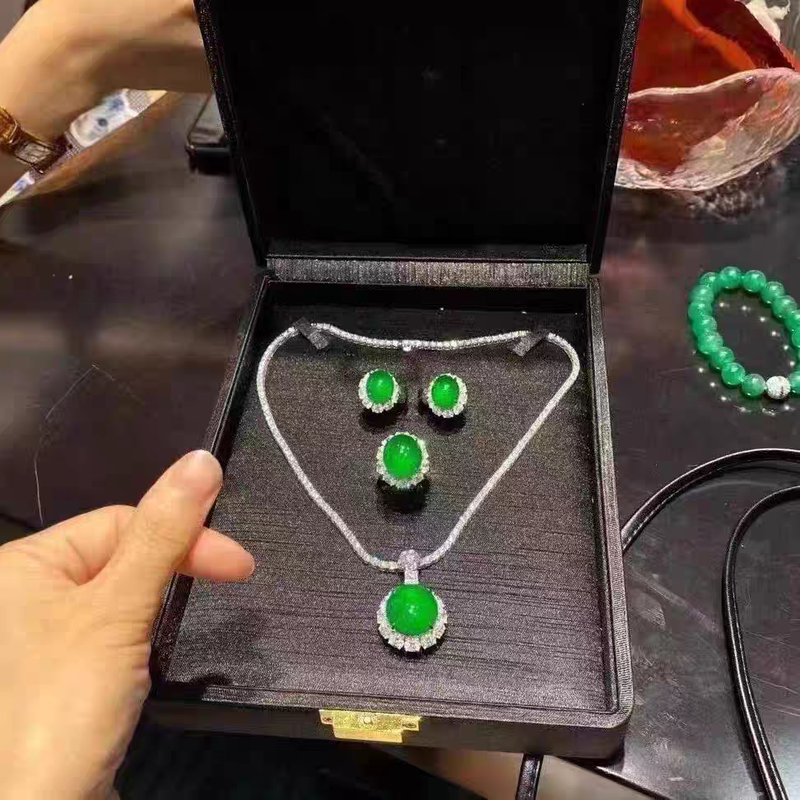 High-End Light Luxury Thai Silk Ring, Earrings, Necklace, Bracelet, and Necklace Three-Piece Set Box for Jewelry Display, Easy to Carry