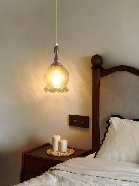 American-Style Vintage Bedside Pendant Light, French Mid-Century Luxury Glass Lamp with a High-End Floral Design for Bedroom, Bar, and Homestay