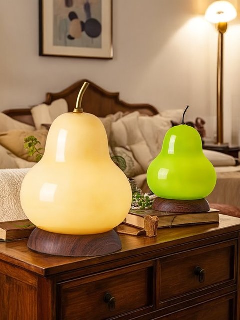 Cream-Style Pear Table Lamp, Bedroom Bedside Lamp, Creative and Unique Artistic Eye-Protection Decorative Lamp, Rechargeable Gourd-Shaped Master Bedroom Lamp