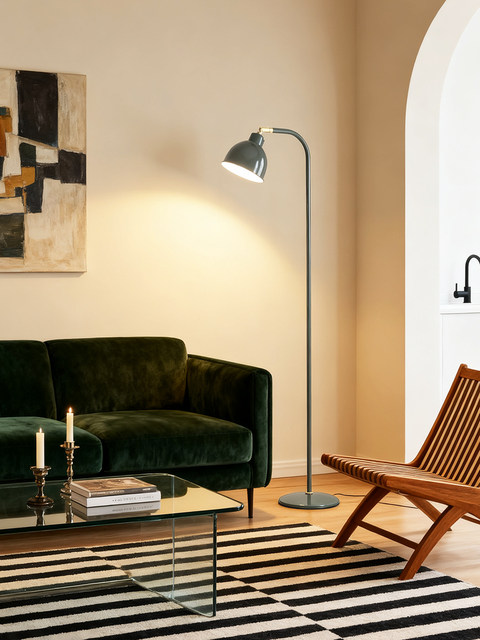 American Retro Floor Lamp Next to the Sofa in the Living Room, Decorative Bedroom Bedside Creative Eye-Protecting High-End Study Reading Lamp