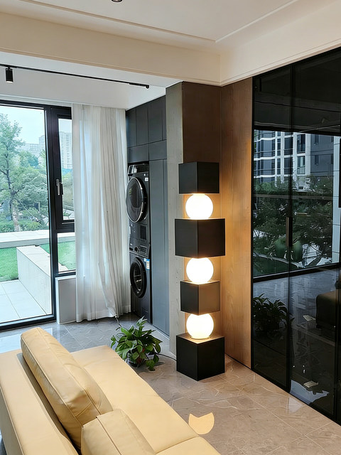 Italian Minimalist Floor Lamp Next to the Sofa in the Living Room, Bedside in the Bedroom, Modern Simple Creative Design, Eye Protection, Study Room Decoration