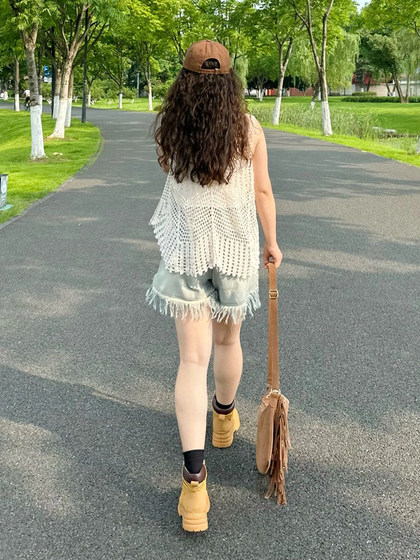 胖mm梨形身材特大码下衣失踪短裤女高腰辣妹夏季牛仔热裤a字裤子