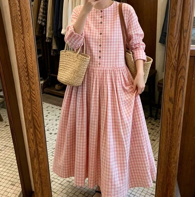 Pink and White Plaid Shirt Dress 2026 Early Autumn New Women's Loose Slimming Large Hem Dress Mid-Length A-Line Skirt