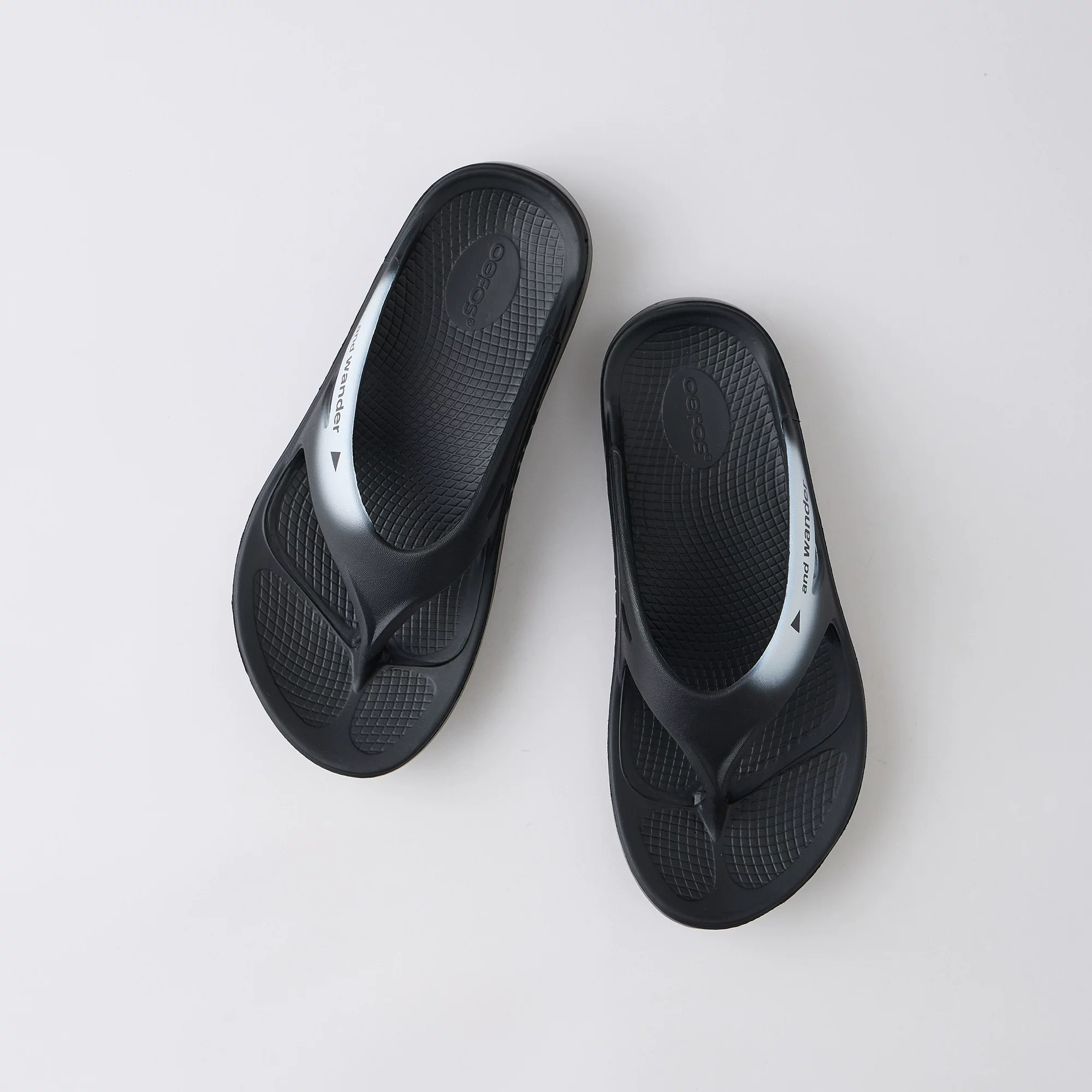 [授权现货 AND WANDER x OOFOS Recovery Sandal 联名运动人字拖]