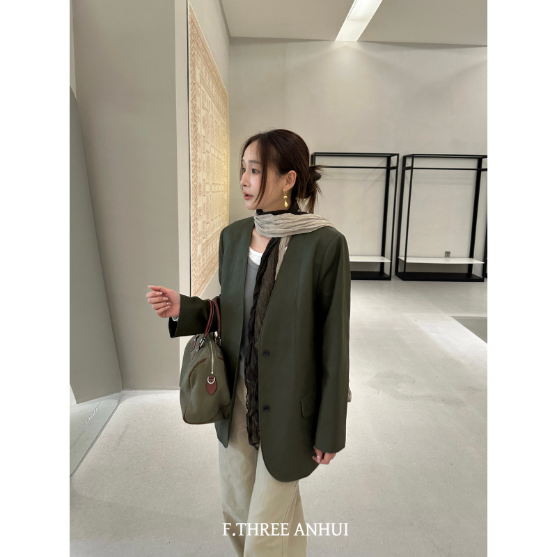 F.Three Three Sisters Ancient Korean Style Atmosphere High-End Elegant Loose Suit Leather Jacket (with Scarf) 92205