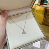 Bvlgari, ожерелье, золотая цепочка, подвеска, инкрустировано бриллиантами, 18 карат, розовое золото