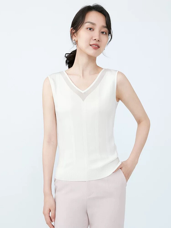 The Same Style as in the Mall, 2026 Spring and Summer New Fashion, Simple and Elegant, Versatile V-Neck Lightweight Sleeveless Knitted Vest The Same Style as in the Mall, 2026 Spring and Summer New Fashion, Simple and Elegant, Versatile V-Neck Lightweight Sleeveless Knitted Vest