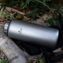 Pure titanium outdoor water bottle. Single-layer titanium water bottle for outdoor office. Lightweight and portable titanium water cup with anti-scalding cover and good sealing.