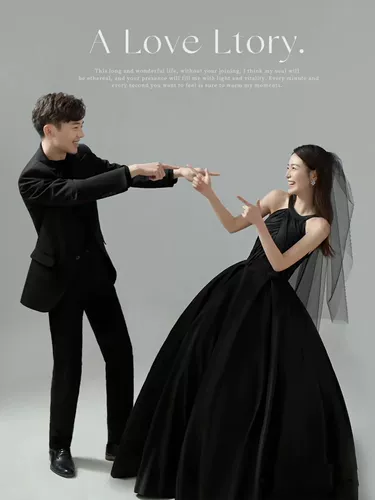 Минималистичный журнал подходит для фотосессий для влюбленных, черное свадебное платье, коллекция 2023