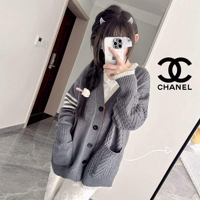 Spring and Autumn Same Style Loose Sweater Cardigan for Women, College Style, Korean Version, V-Neck, Lazy Knit Long-Sleeve Top, Fashionable and Versatile Spring and Autumn Same Style Loose Sweater Cardigan for Women, College Style, Korean Version, V-Neck, Lazy Knit Long-Sleeve Top, Fashionable and Versatile