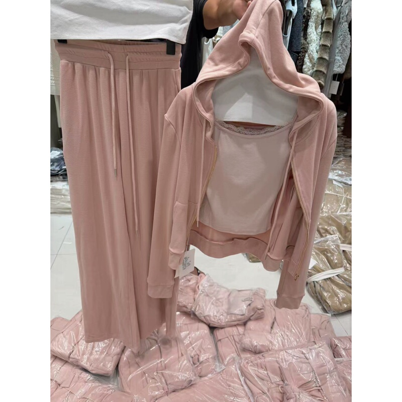 Korean Pink Casual Sweatshirt Set for Women, Autumn Outfit for Petite Figures, Complete Set That Looks Slimming and Relaxed, Sporty Three-Piece Set Korean Pink Casual Sweatshirt Set for Women, Autumn Outfit for Petite Figures, Complete Set That Looks Slimming and Relaxed, Sporty Three-Piece Set