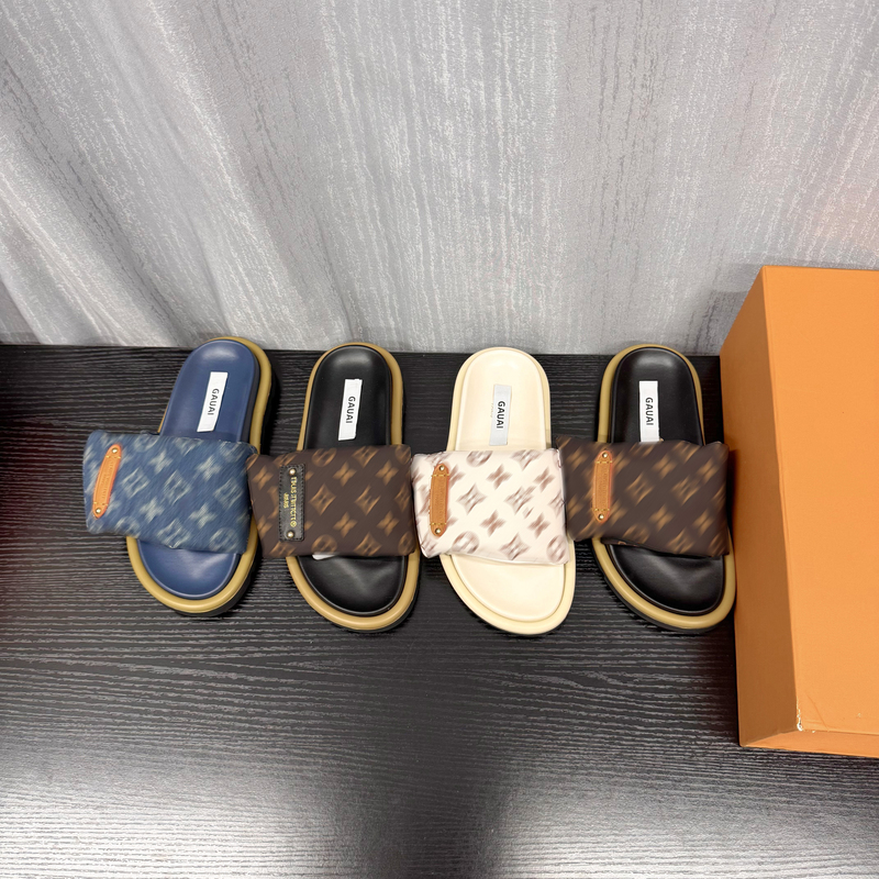 Gauai~Guangzhou Version of Denim Blue New Style Velcro Thick-Soled Slippers for Women, Casual Outdoor Wear, Bread-Patterned Couple Shoes Gauai~Guangzhou Version of Denim Blue New Style Velcro Thick-Soled Slippers for Women, Casual Outdoor Wear, Bread-Patterned Couple Shoes