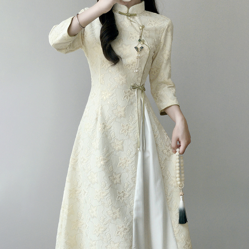 ティン・ユエリンチャイナドレス2025新作アオザイ少女春秋日常ショール新型中国風高級スリムフィット