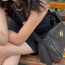 Blackstone pack high-sense niche design original Tot bag female large capacity of glutinous commuter dimly sloping bag