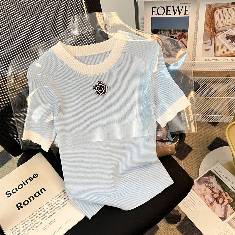 Suitable for Chanel Collaboration Camellia Short-Sleeve Ice Silk Knit Top for Women, 2026 Summer Chanel Style Color-Blocking Round Neck Elastic Top