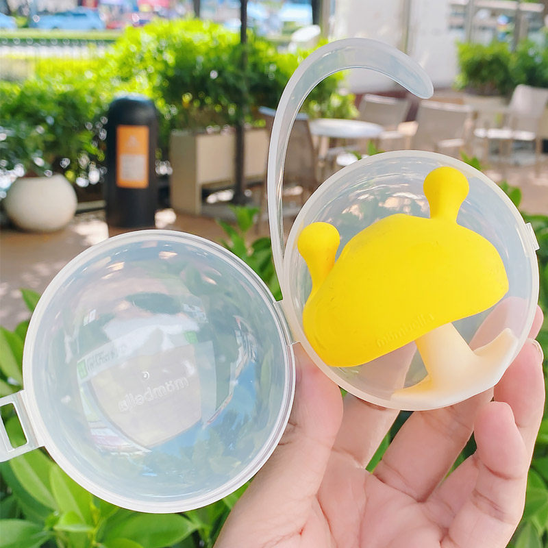 Original Dress Moms Belle Small Mushroom Tooth Gum Case Containing Box Baby Portable Bite Glue Pacifier Pacifier Box Can Hang Stroller-Taobao