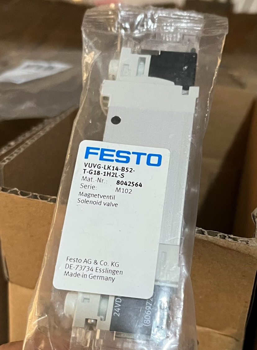 FESTO Festov solenoid valve 8042564 VUVG-LK14-B52-1H2L-G18-1H2L-S spot