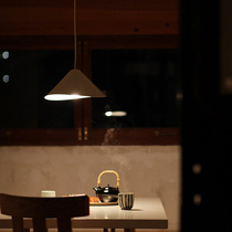 (Wang Bo Bos grocery house) Japan-based Graf waft chandeliers black white brass