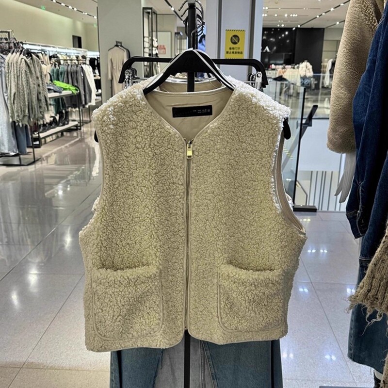 2025 Autumn/Winter New Women's Clothing Pocket-Decorated Faux Fur Effect Lamb Wool Vest Jacket 3046845