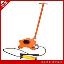 35 Moving tank vehicles can be rotated 360 degree series to lift and lift the small tank