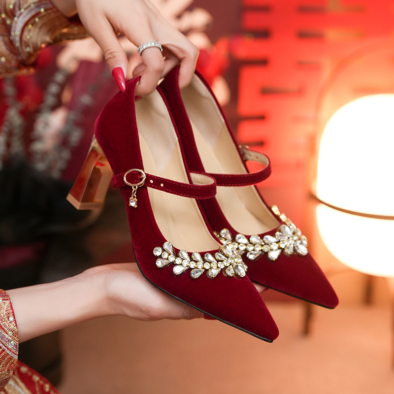 Wedding Shoes 2026 Chunky Heel New Red Style Comfortable for Feet Wedding Dress Chinese Style Two-Way Wear Xiuhe Bride High Heels with Straps Wedding Shoes 2026 Chunky Heel New Red Style Comfortable for Feet Wedding Dress Chinese Style Two-Way Wear Xiuhe Bride High Heels with Straps
